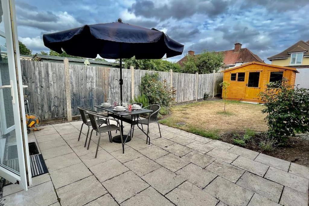 Willa Entire 3 Bed House Weybridge Brooklands, London Byfleet Zewnętrze zdjęcie